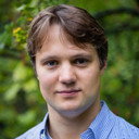 Tevje Espeland als Adrian Kolomoen