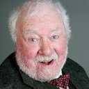 Freddie Jones als Harald the Missionary