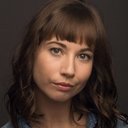 Anastasia Olowin als Suzanne