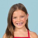 Penelope Piccirilli als Lucy