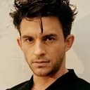 Jonathan Bailey als Cassio