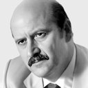 Agustín González als Álvaro