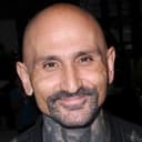 Robert LaSardo als Kazz