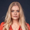 Lily Wirum als Hannah