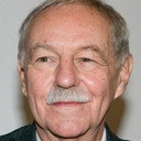 Eduardo Mendoza als Self