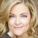 Gaelen Gilliland als Courtney / Mom / Whitney / Ensemble