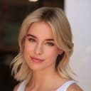 Elle Chapman als Josie Taylor