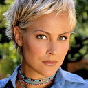 Brittany Daniel als Blinkie