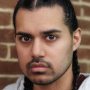 Niki Kapadia als Armie Broker