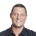 Merrick Watts als Self - Host