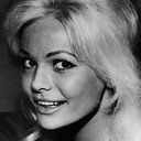 Margaret Rose Keil als Evelyn