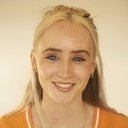 Grace Gallagher als Rowdy Student
