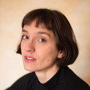 María Emilia Ladogana als Mujer Mesa de Entrada 2
