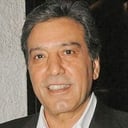 Javed Sheikh als Ved's Father