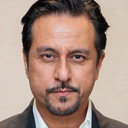 Bront Palarae als Khalid