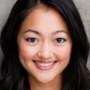 Amy Okuda als Lurch's Wife Marci