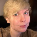 Autumn Holley als Ayla (voice)