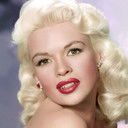 Jayne Mansfield als Cigarette Girl