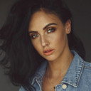 Lili Hodge als "Rock DJ" Dancer