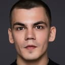 Даниил Киселёв als Олег Валенцов
