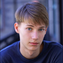 Rye Birnecker als Ethan Johnson