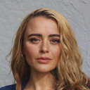 Jordan Hinson als Emily Reed