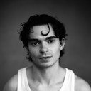 Cyle Winters als Aaron