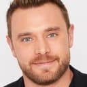 Billy Miller als Navy Recruiter