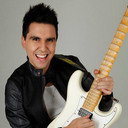 Joe Basilio als Guitar