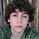 Kue Lawrence als Spencer