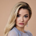 Emma Rigby als Angie Wells