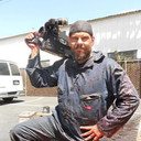 Gabriel Bartalos als Wolf Puppeteer