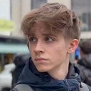 Fabrice Mallon als F