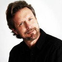 Eric Holmberg als Host