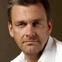 Ray Stevenson als Morris
