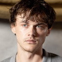 Christopher Briney als Aaron Samuels