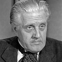 Gene Roth als The Tailor