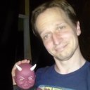 Mark Mackner als Ari