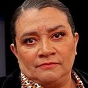 Carmen Ramos als Romana