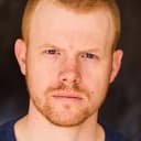 Adam Seybold als Joe Sullivan