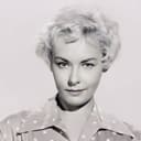 Junia Crawford als Evie