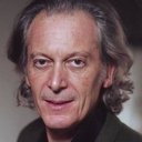 Ronald Guttman als Lt. Alexander Melekhin (Red October)