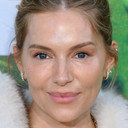 Sienna Miller als Charlotte Melville