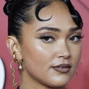 Joy Crookes als 