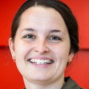 Laura Winther Møller als Gerda Fiil