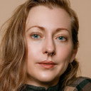 Kalin Morrow als Hooded Woman