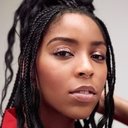 Jessica Williams als African American Spa Worker