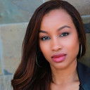 Ashley Johnson als Breathing Bar Hostess