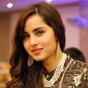 Nimra Khan als Rumi