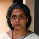 Shobha Mohan als Dr. Sudha Menon